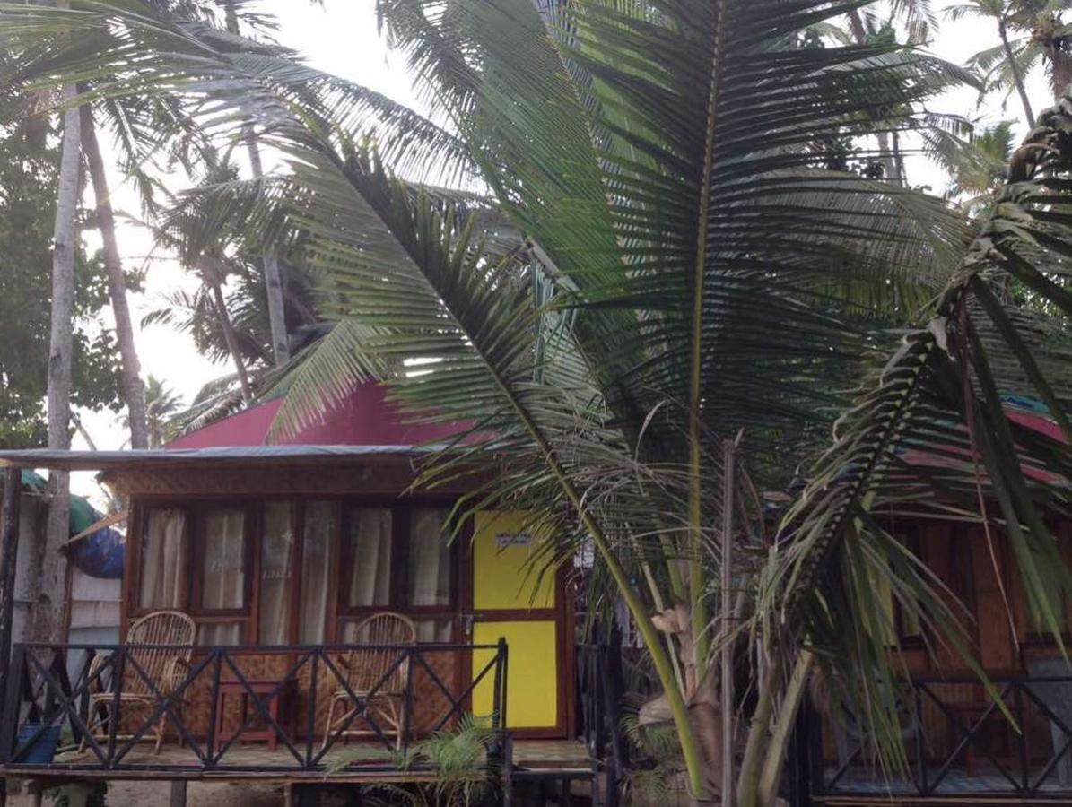 Over The Moon Beach Resorts Bãi biển Palolem Ngoại thất bức ảnh